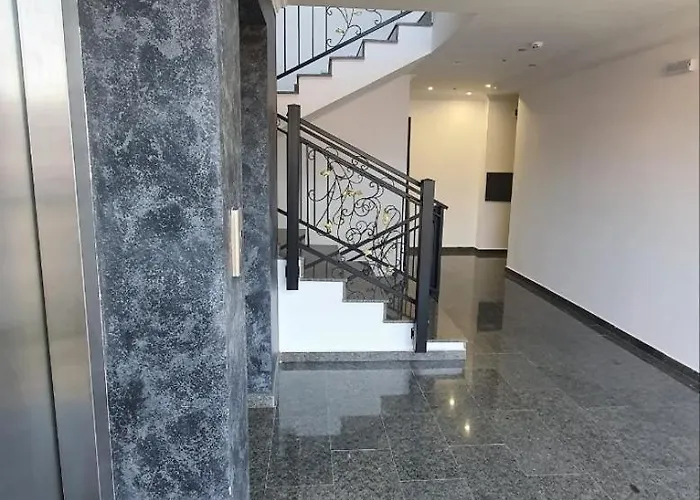 Sunshine Rose - Sea View, Neubau, Luxus דירה